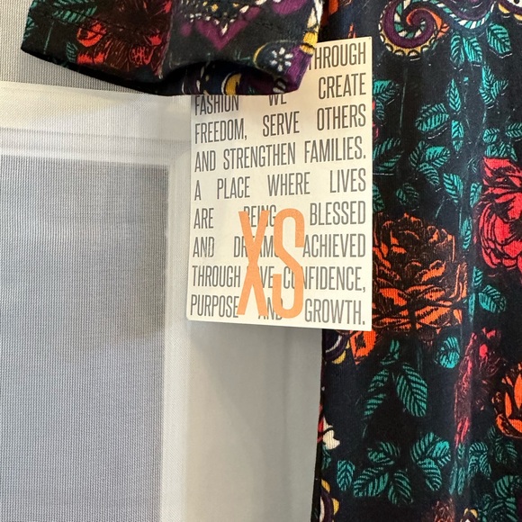 NWT LulaRoe Julia Dress in Floral and Paisley Print XS - Picture 2 of 6